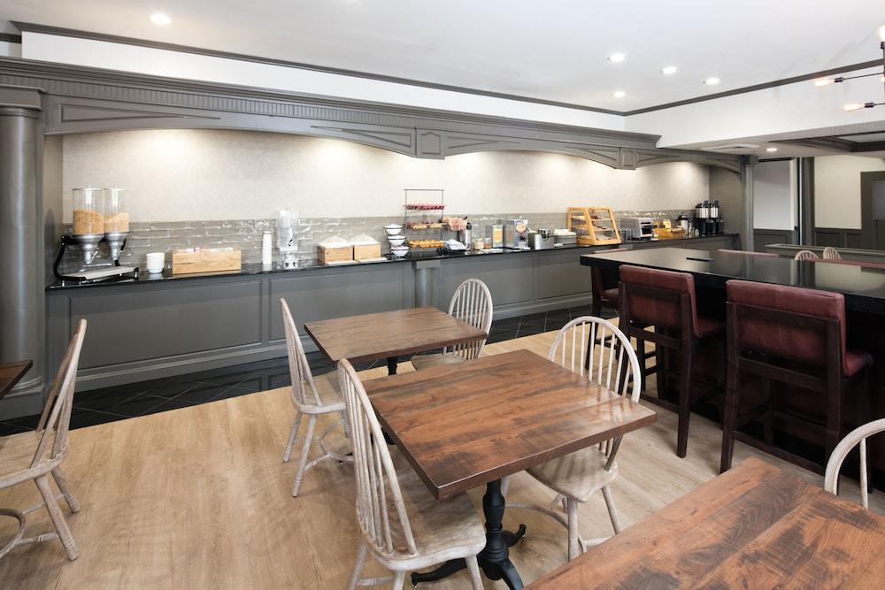 亚特兰大机场克拉丽奥酒店 大学公园 外观 照片